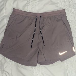 Mens 4 inch Nike Dri-fit shorts size Medium